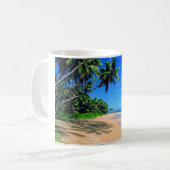 Plage de paradis et tasse tropicales de palmtrees (Devant gauche)