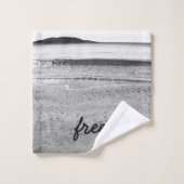 Plage de sable noir et blanc libre (Gant de toilette)