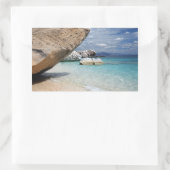 Plage de Sardaigne avec gros rochers autocollant r (Sac)