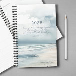 Plage paisible Devis personnalisé Planificateur he<br><div class="desc">Profitez de la tranquillité et de l'inspiration de notre Beach Scene Planner, avec un décor bleu neutre et paisible qui vous transporte sur des rivages sereins. Au centre, une belle police de caractères de script présente une citation de Walt Whitman, ou customisez avec votre phrase de motivation préférée pour vous...</div>