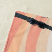 Plage Rayures de coucher de soleil tropical – Serviette (En situation)