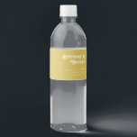 Plage Retro | Étiquette de bouteille d'eau or<br><div class="desc">Cette plage rétro | bouteille d'eau or étiquette est parfait pour votre simple vintage, coloré boho tropical mariage d'été. Sa police bohème unique du milieu du siècle donne à ce design une ambiance minimaliste super hippie classique. Supposons que vous cherchiez un design qui présente des couleurs vives et rustiques de...</div>