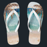 plage tropicale estivale palmiers tongs<br><div class="desc">Un design tropical de scène de plage d'été avec palmiers, sable, mer et ciel bleu font de ces tongs des tongs parfaits pour vos vacances/voyages d'été cette année. Ou juste les porter à la maison :) Ce design est présenté dans ma collection de mariages pour qu'ils fabriquent des accessoires de...</div>