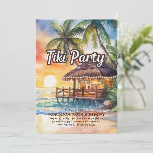 Plage tropicale Tiki Party Invitation d'anniversai (Debout devant)