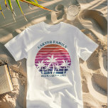 Plage Vacances Famille Réunion Personnalisé Tropic<br><div class="desc">Cool assorti aux t-shirts tricolores pour vacances en famille tropicale pour un père ou un frère à porter lors d'une croisière sur l'île. Doté de beaux palmiers face à un joli coucher de soleil de plage rose. Parfait tee - shirt sur mesure pour votre séjour d'été à la mer.</div>