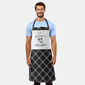 Plaid Black White Tartan Farmhouse Kitchen Schort (Gedragen)