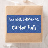 Plaid Bleu "Ce Livre Appartient À" Étiquette (En situation)