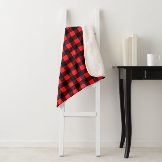 Plaid de buffle rouge et noir (En situation)