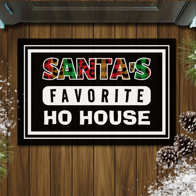 Plaid Santa's Favoriet Huis Grappige Kerstmis Deurmat (black Christmas doormat with funny quote "Santa's favorite ho house")
