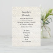 Plain parchment wedding photo invitation (Debout devant)