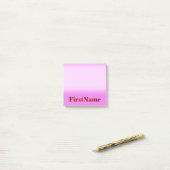 Plain Violet Background & Dark Red Bold Name Post-it® Notes (Op bureau)