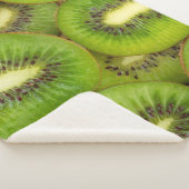 plakken van verse en rijpe kiwi's in rowbruin,c sherpa deken (3/4)
