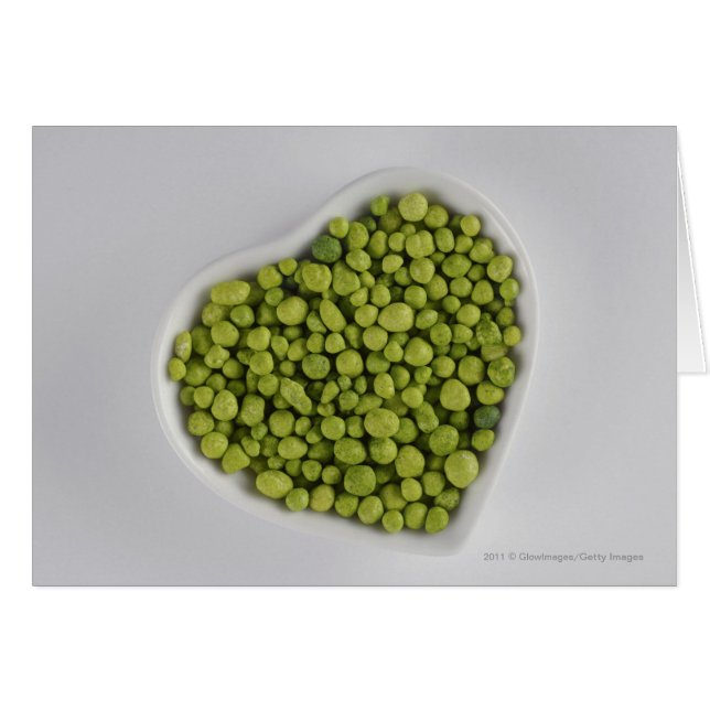 Plan rapproché des cailloux verts dans une cuvette (Devant horizontal)