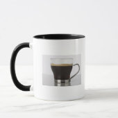 Plan rapproché d'une tasse de café (Gauche)