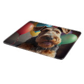 Planche À Découper Airedale chien avec gâteau et ballons (Coin)