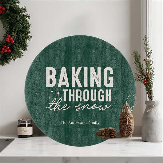 Planche À Découper “Baking Through the Snow Personalized Forest Green