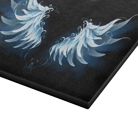 Planche À Découper Blue Glowing Angel Wings on black background (Coin)