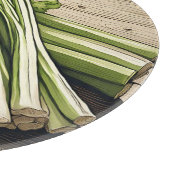 Planche À Découper Bouquet de céleri frais sur bois (Coin)