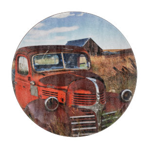 Planche À Découper Camion Dodge orange rouillé avec ferme abandonnée