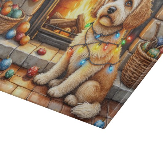 Planche À Découper Cockapoo Sitting by Fireplace with Christmas Light (Coin)