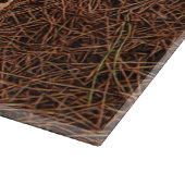 Planche À Découper Cône De Pin Sur Aiguilles Tombées (Coin)