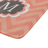 Planche À Découper Coral rose Chevron Motif Personnalisé Monogramme (Coin)