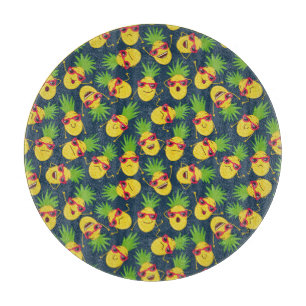 Planche À Découper Doodle ananas, dessiné à la main, motif d'été.