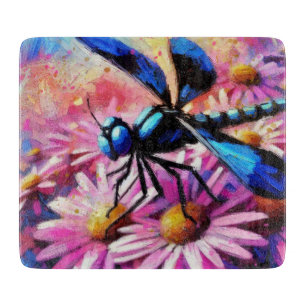 Planche À Découper Dragonfly impressionniste sur les marguerites rose