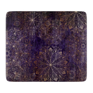 Planche À Découper Élégant Motif de Mandala en or et en violet