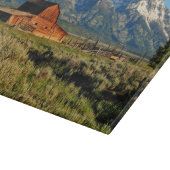 Planche À Découper Farms | Barn Shadowed by Snow Capped Mountains (Coin)