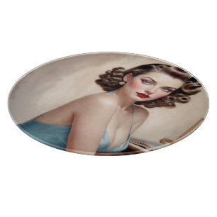 Planche À Découper Fille Élégante de Pin-Up Beauté en Tenue de Satin