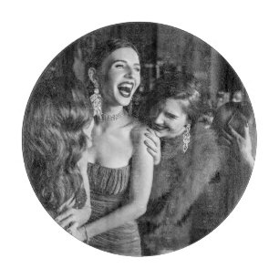 Planche À Découper Filles qui rient : belle photo noir-blanc