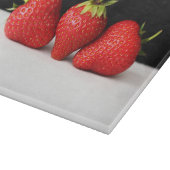 Planche À Découper Fraises sur fond noir sur blanc cba (Coin)