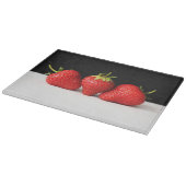 Planche À Découper Fraises sur fond noir sur blanc cba (Coin)