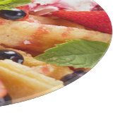 Planche À Découper Gâteau de gaufre avec la baie fraîche (Coin)