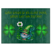 Planche À Découper Gnome mignonne St Patrick Dormir sur le vert chass (Devant)