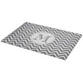 Planche à découper grise de monogramme de Chevron (Coin)