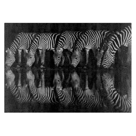 Planche À Découper Group of Plains Zebra Drink Together at Night (Devant)