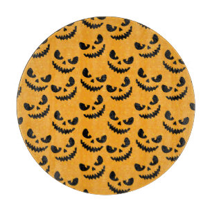 Planche À Découper Halloween : visages effrayants, style vintage.