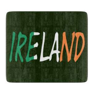 Planche À Découper Irlande superposée sur le drapeau irlandais cbcn