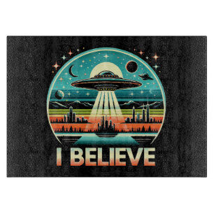 Planche À Découper Je crois - OVNI