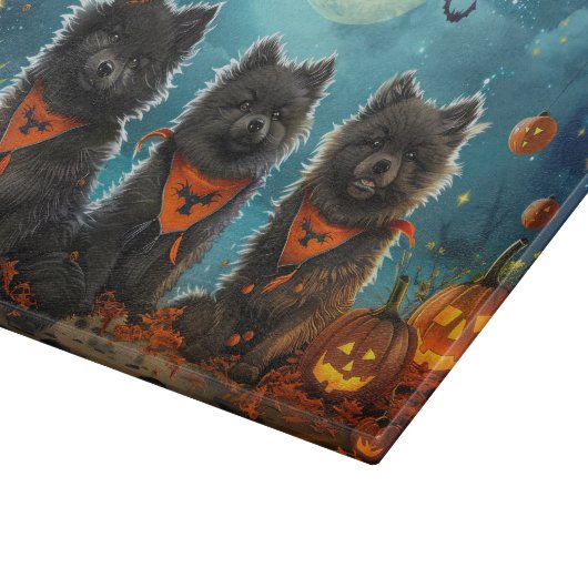 Planche À Découper Keeshond Halloween Éffrayant (Coin)