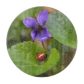 Planche À Découper Ladybug sur les fleurs de violet doux (Devant)