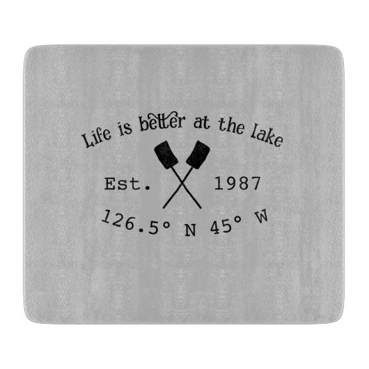 Planche À Découper Lake house et. Date année coordonnées personnalisé (Devant)