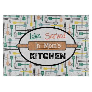 Planche À Découper L'amour servi dans la cuisine de maman