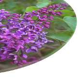 Planche À Découper Lilacs pourpres le jour du printemps (Coin)