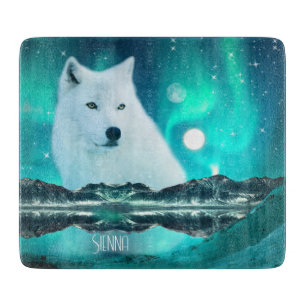 Planche À Découper Loup arctique et nuit magique avec aurores boréale