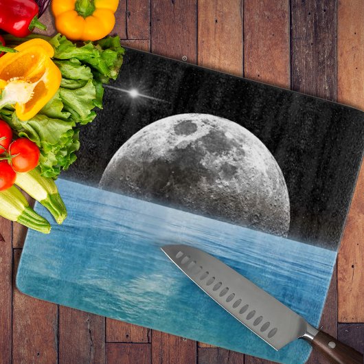 Planche À Découper Lune au-dessus de l'océan
