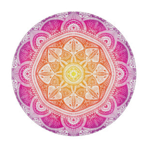 Planche À Découper Mandala fleuri ornemental : vintage coloré.