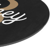 Planche À Découper Monogramme moderne élégant Nom Black Gold Script (Coin)